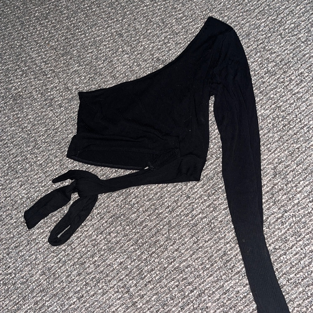 Black off the shoulder tie crop top